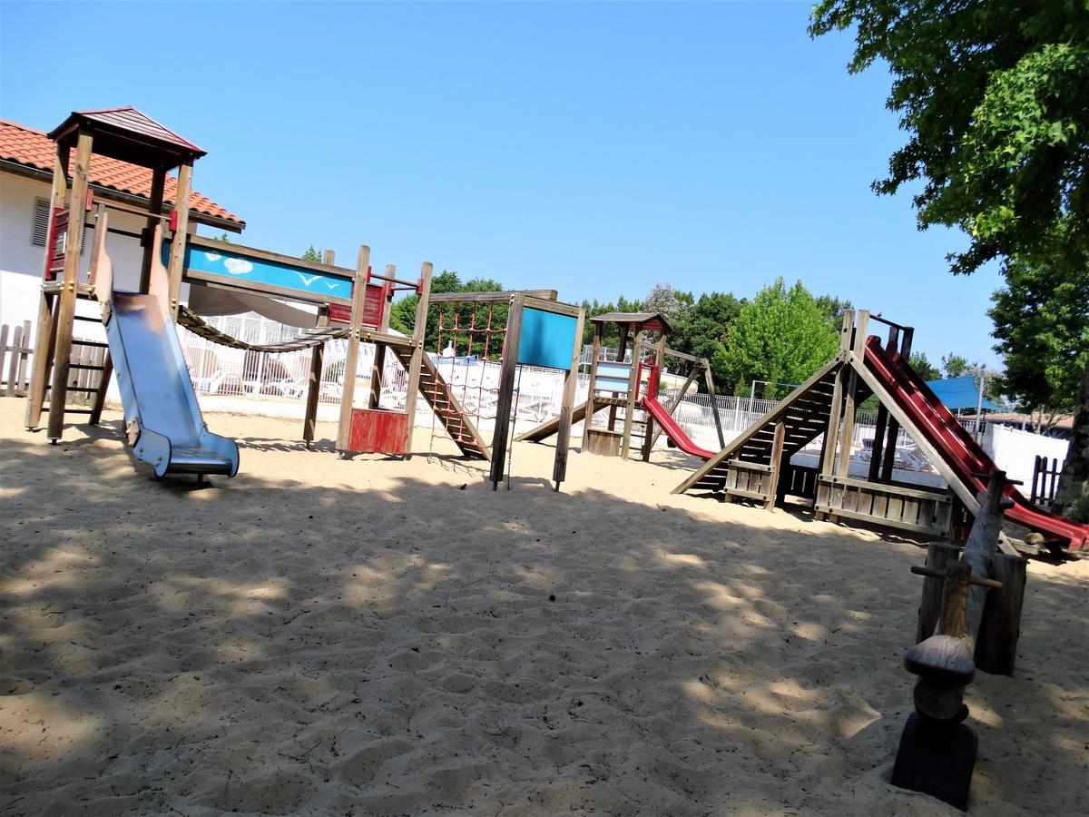 Camping Sunissim L'Airial By Locatour Hotel Soustons Exterior photo