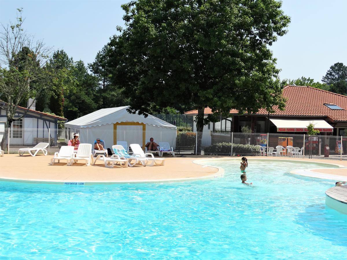 Camping Sunissim L'Airial By Locatour Hotel Soustons Exterior photo